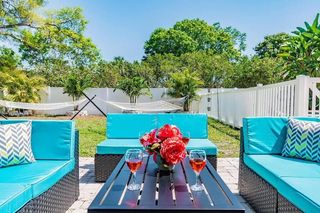 Villa Aqua Haven: Luxe Retreat With Pool & Boat Bliss à Tampa 0*,
